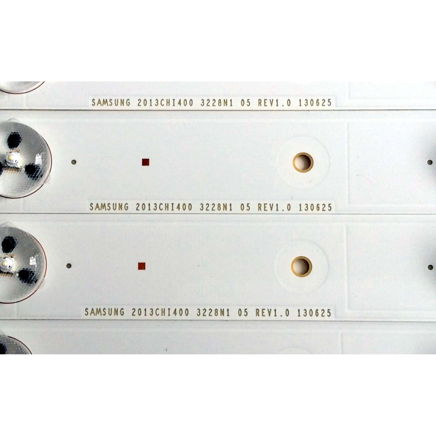 KIT DE LED'S PARA TV HISENSE / INSIGNIA (8 PIEZAS) / NUMERO DE PARTE 1131319 / 2013CHI400 / 2013CHI400 3228N1 05 REV1.0 130625 / PANEL HD400DF-E37 (010)(BBY) / MODELOS 40H4C / 40K200 / 40K20DW / NS-40D420NA16 - Imagen 3